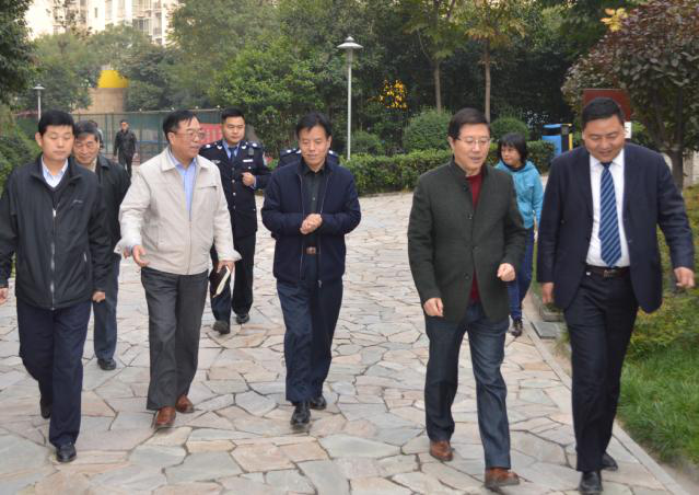 曲江新區(qū)管委會領導蒞臨【曲江6號】小區(qū)開展冬季安全生產(chǎn)大檢查