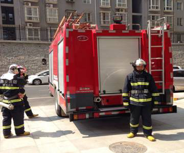 曲江六號小區(qū)開展&ldquo;消防疏散應急救援&rdquo;演練