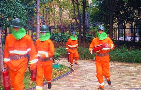 礪精兵，保安全